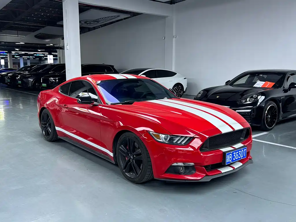 FORD MUSTANG