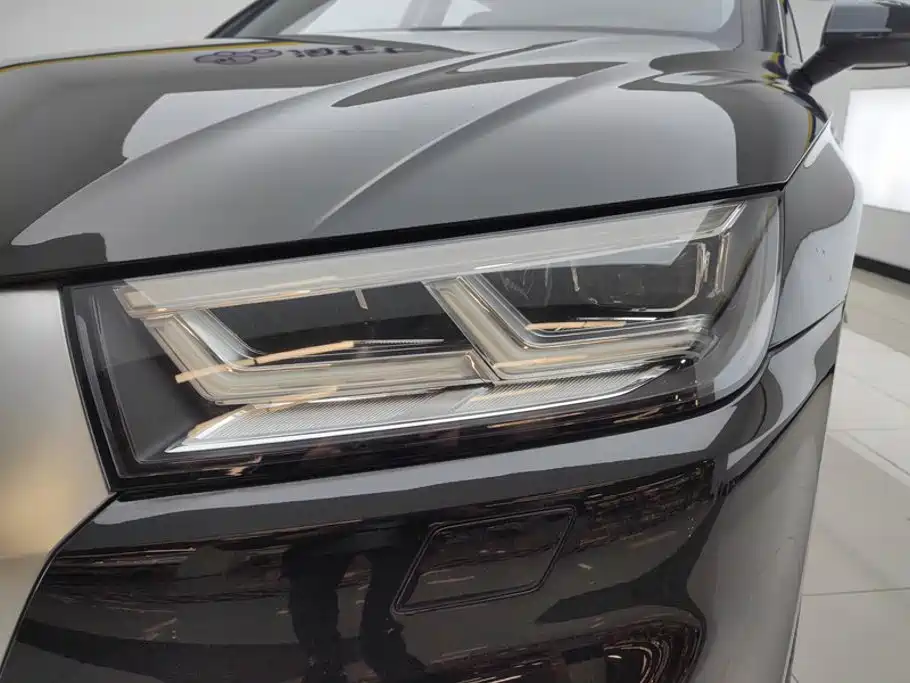 Audi Q5L — миниатюра 5