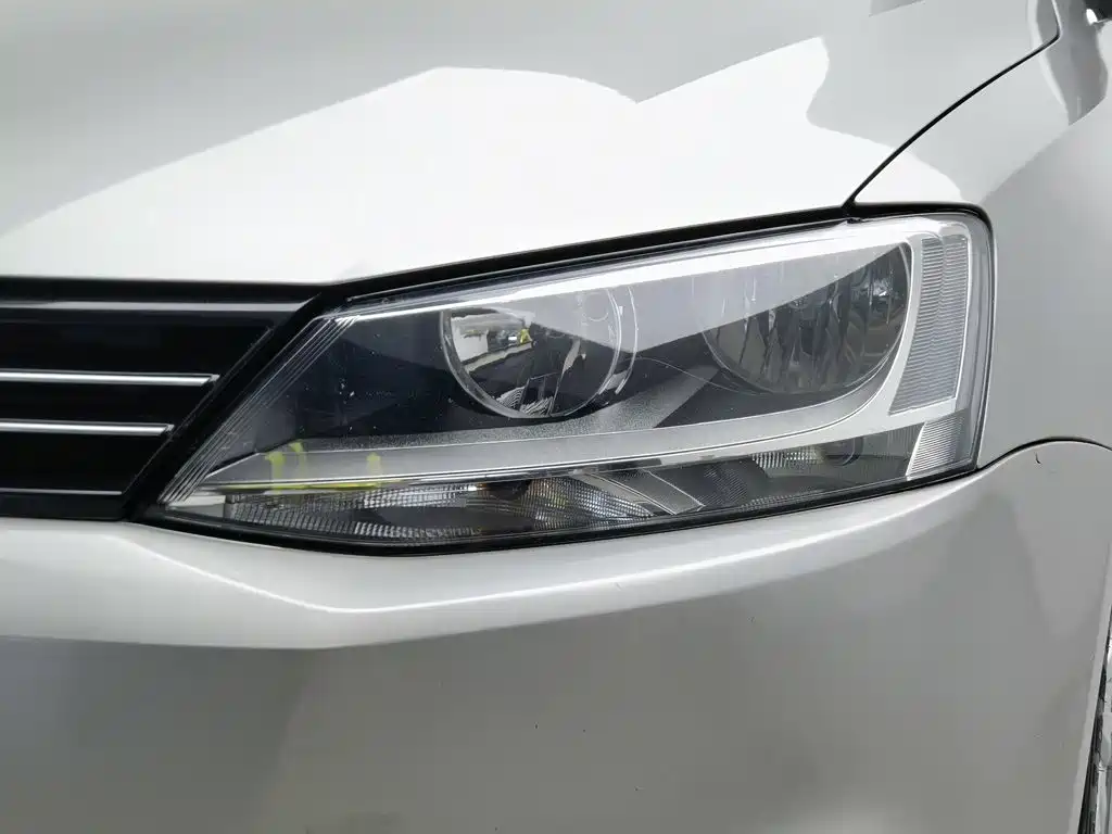 Volkswagen Sagitar — миниатюра 7