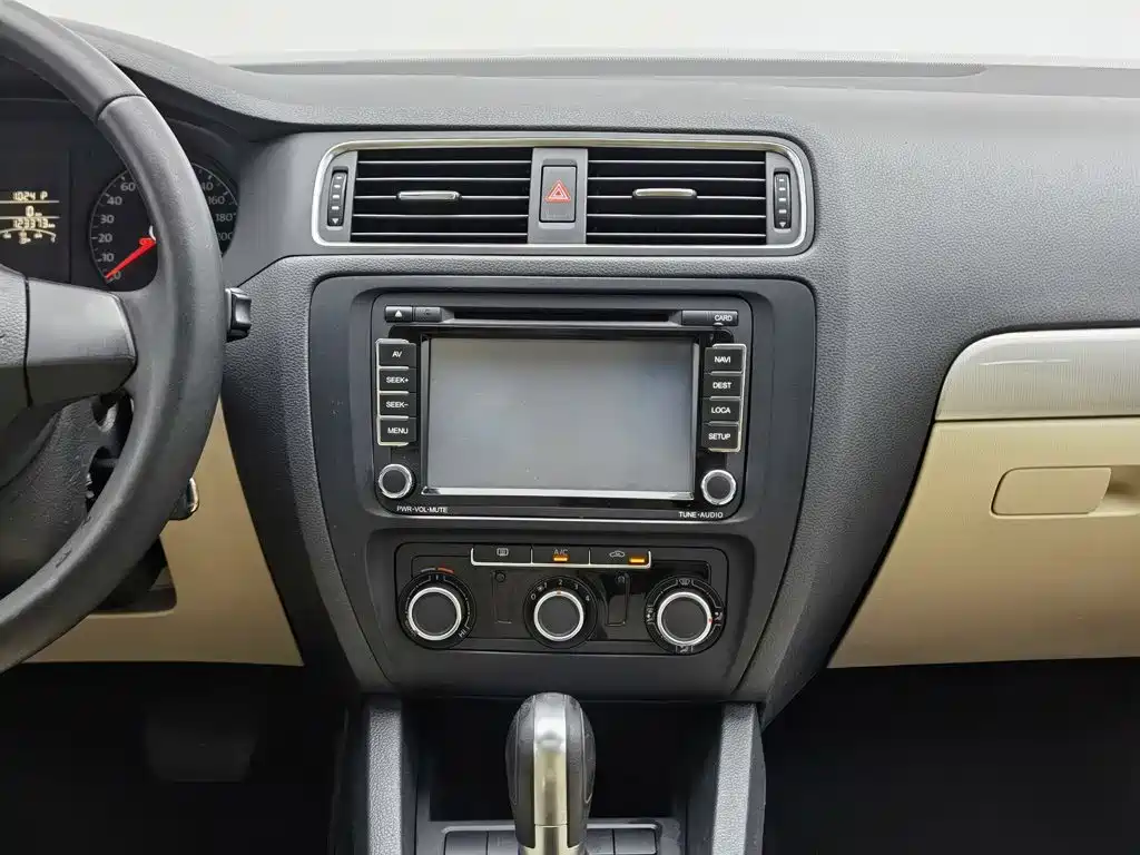 Volkswagen Sagitar — миниатюра 12