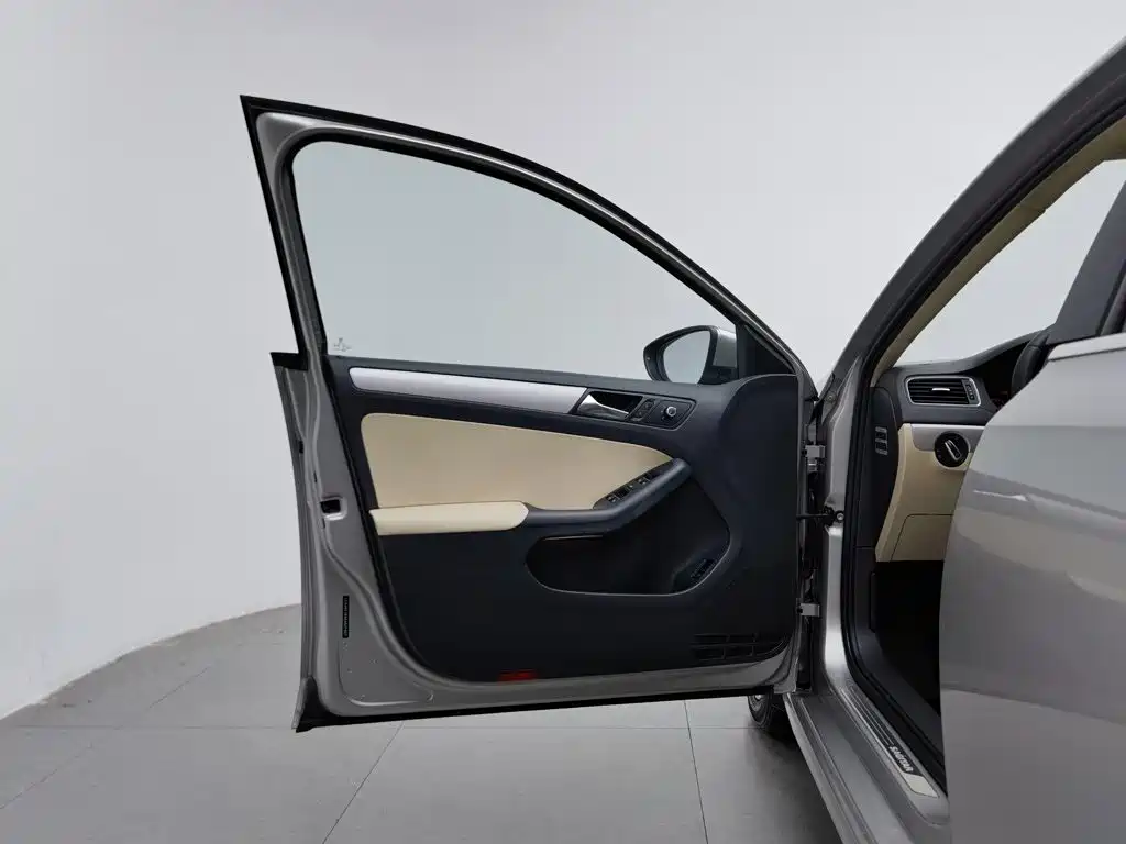 Volkswagen Sagitar — миниатюра 8