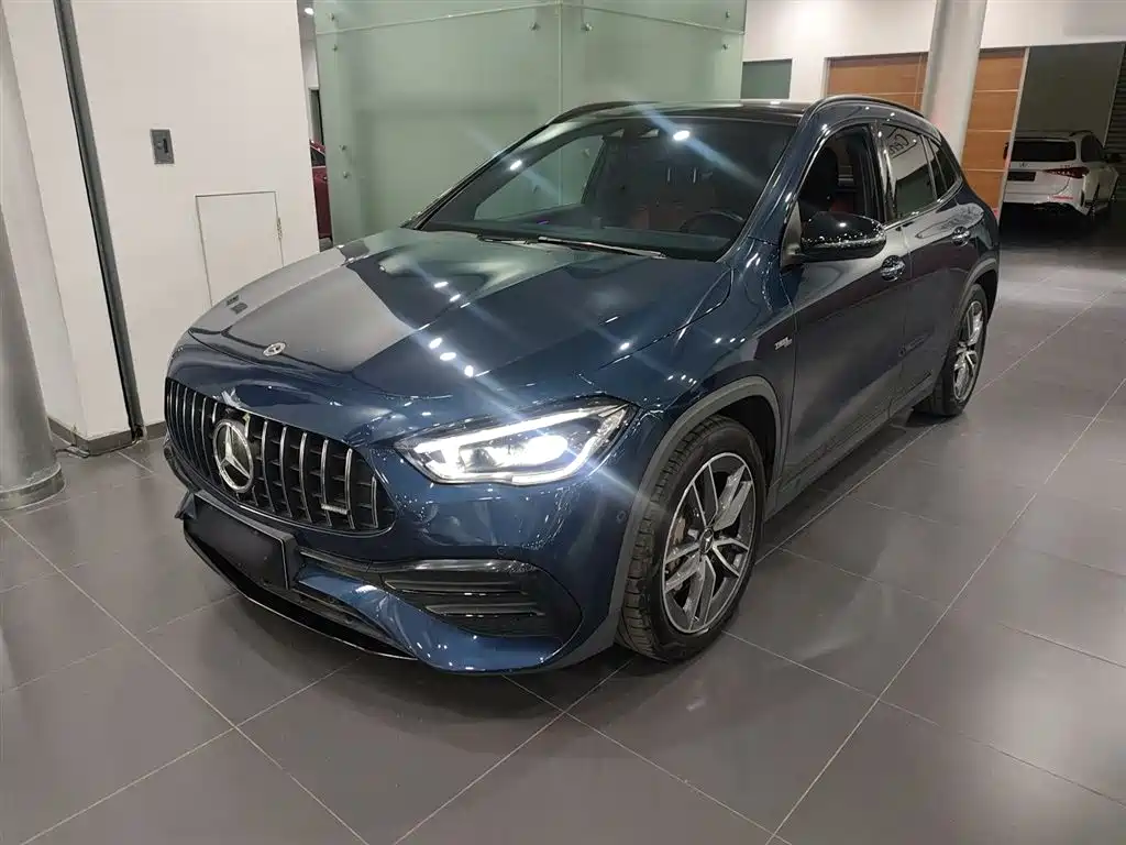 Mercedes-Benz GLA AMG 2021