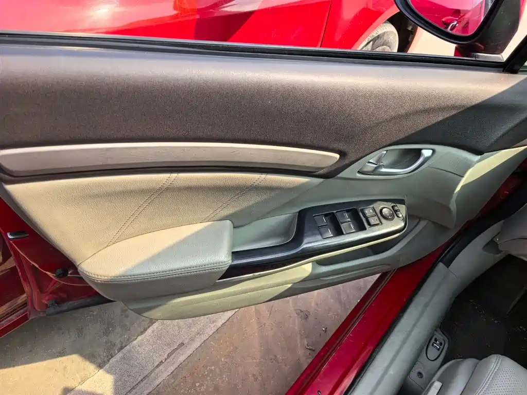 Honda Civic 2012 1.8L AT Luxury