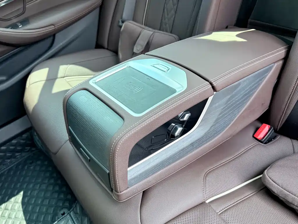 BMW 5 Series — миниатюра 23