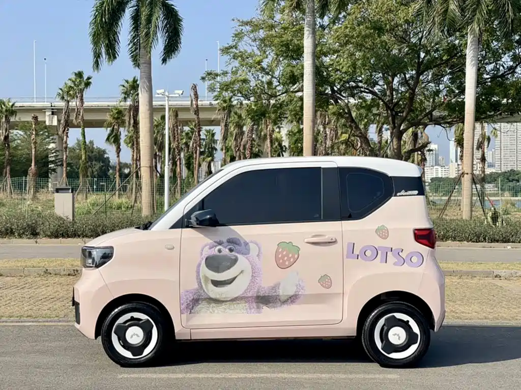 Wuling MINIEV — миниатюра 5