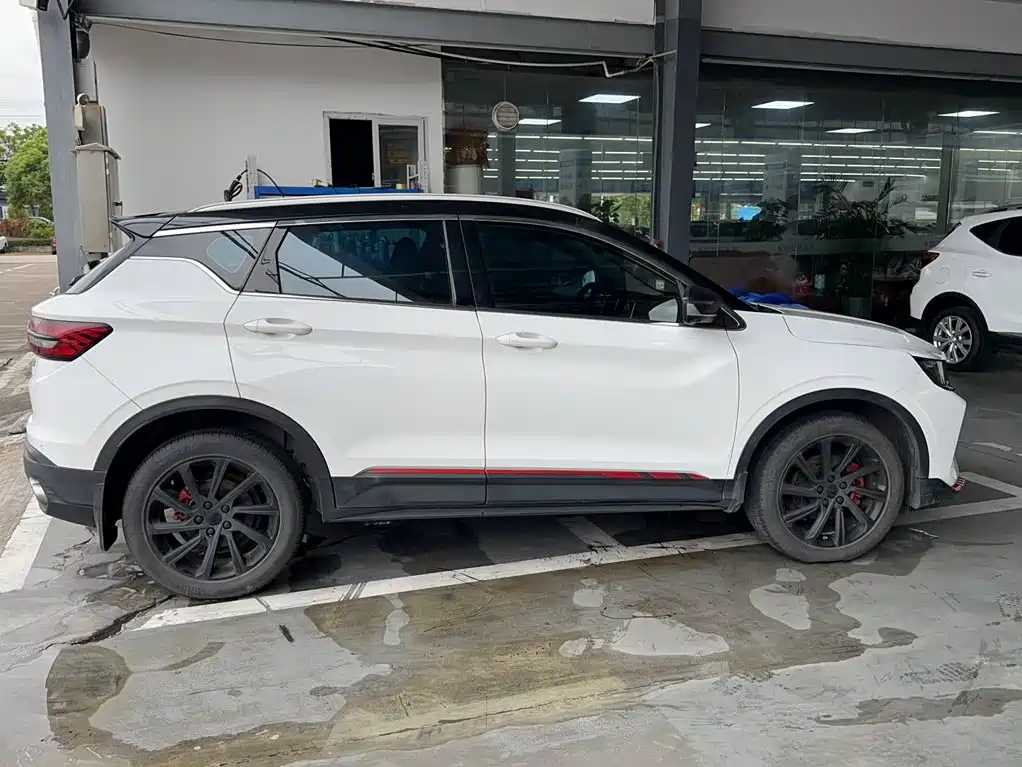 Geely Binyue - фото 8
