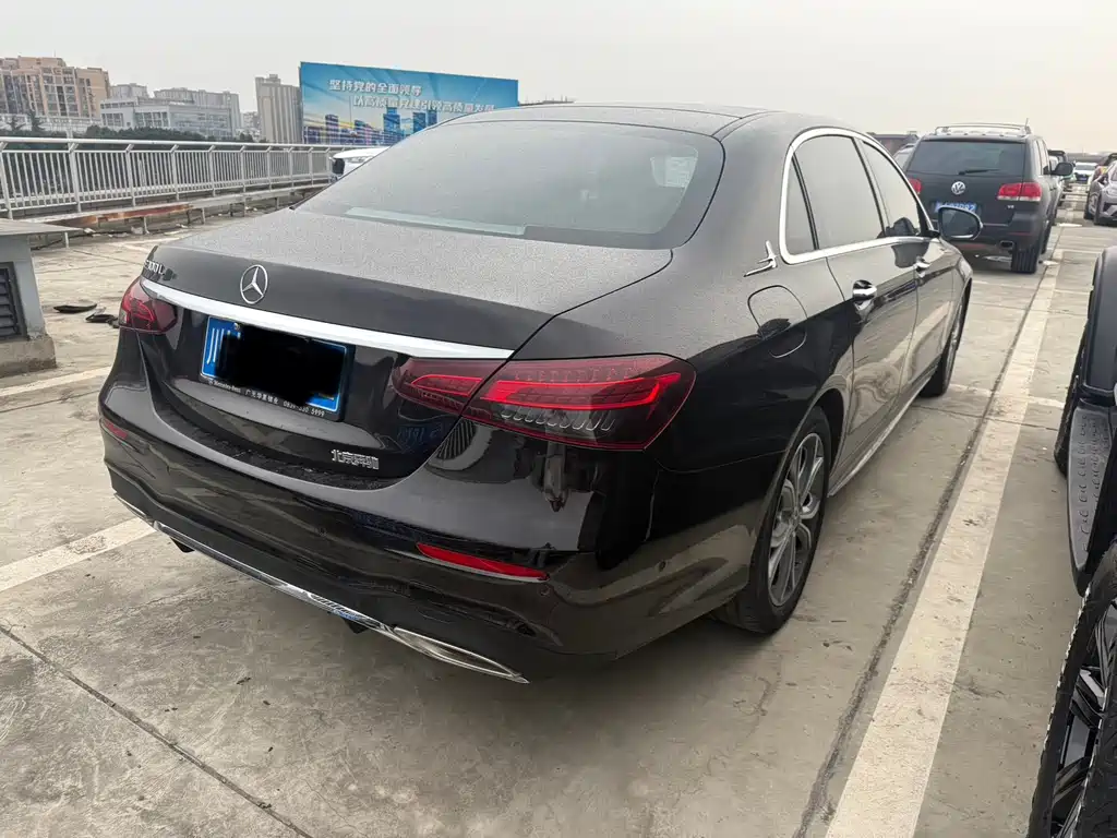 MERCEDES-BENZ E CLASS