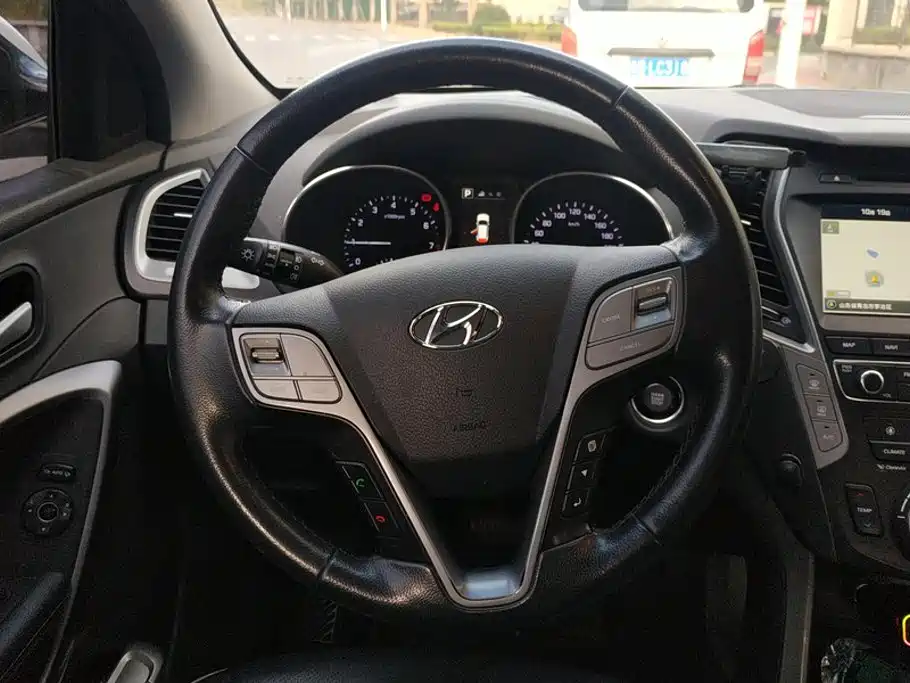 Hyundai Santa Fe — миниатюра 15