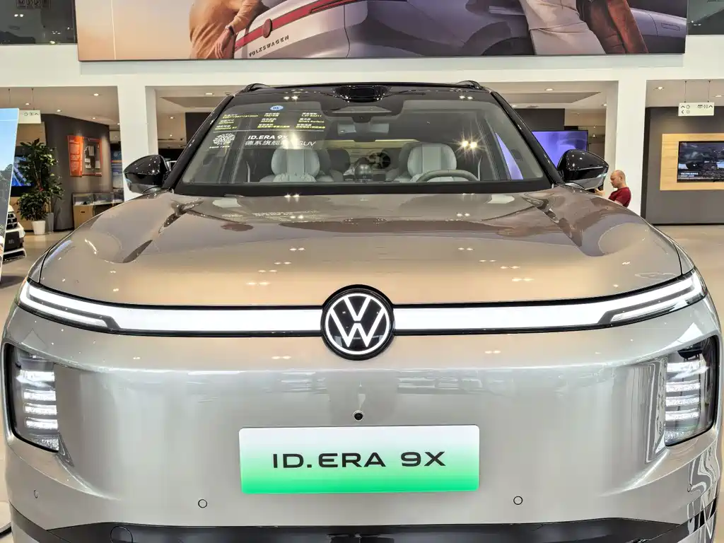 Volkswagen ID.ERA 9X — миниатюра 7