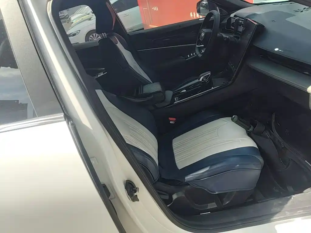 Geely Boyue — миниатюра 25