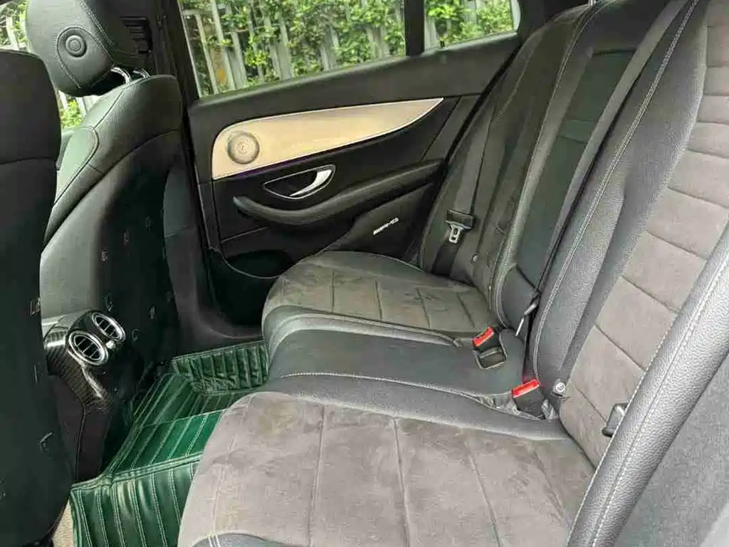 Mercedes-Benz E-Class — миниатюра 10