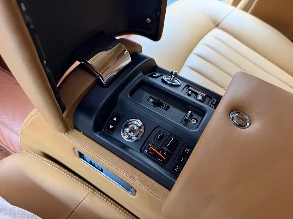 Rolls-Royce Phantom — миниатюра 6