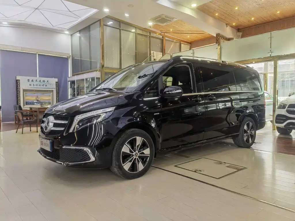Mercedes-Benz V-Class 2024
