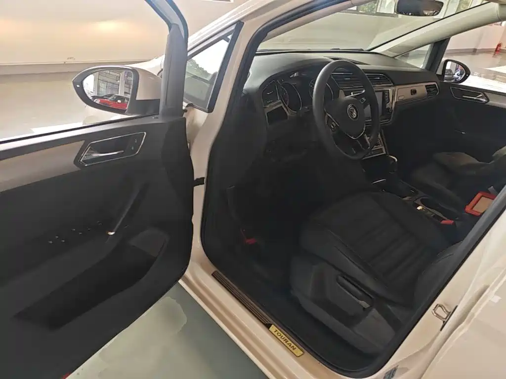 Volkswagen Touran — миниатюра 16