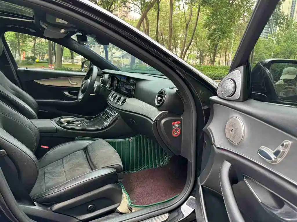 Mercedes-Benz E-Class — миниатюра 8