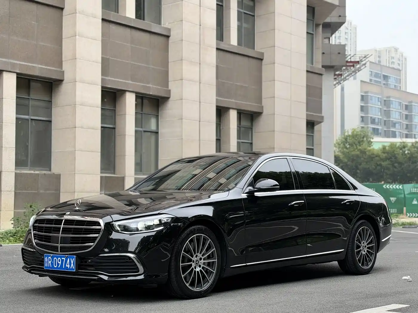 奔驰S级 2023款 改款 S 400 L 商务型 2023