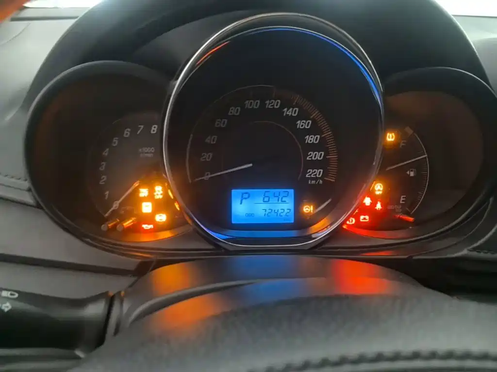 Toyota Yaris L — миниатюра 12