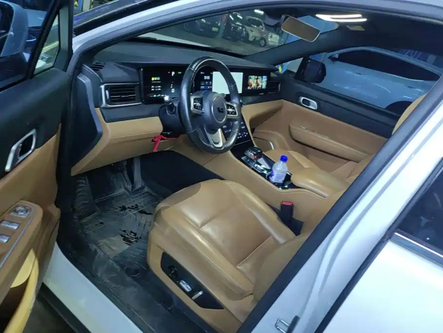 Li Auto Li ONE — миниатюра 9