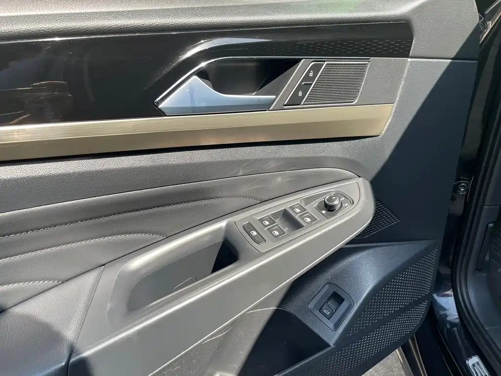 Volkswagen Passat 2019 330TSI Elite VI