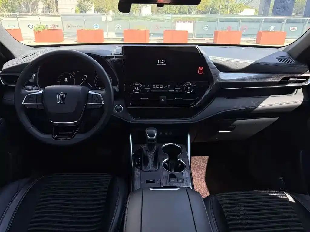 Toyota Crown Kluger — миниатюра 7