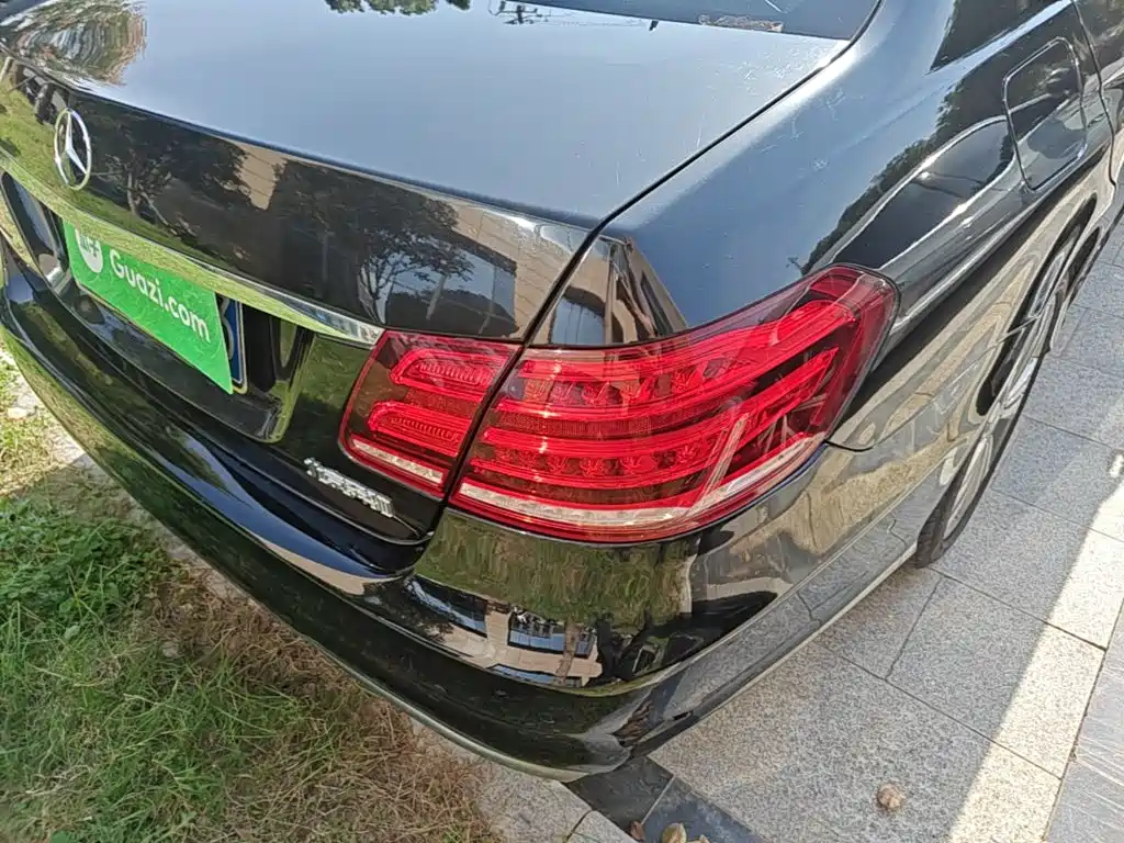 Mercedes-Benz E-Class — миниатюра 8