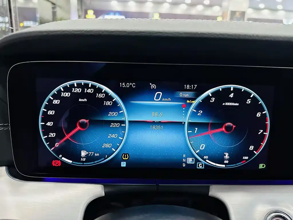 MERCEDES-BENZ E CLASS