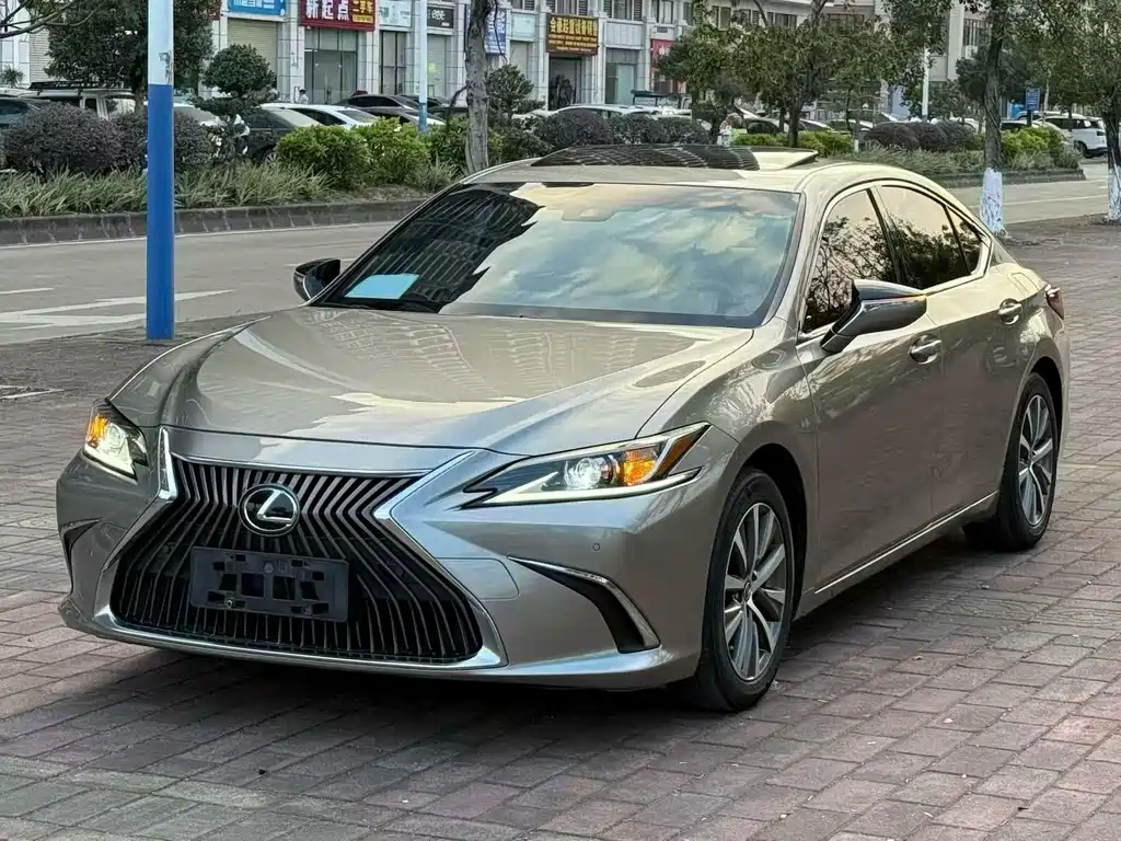 Lexus ES — миниатюра 2
