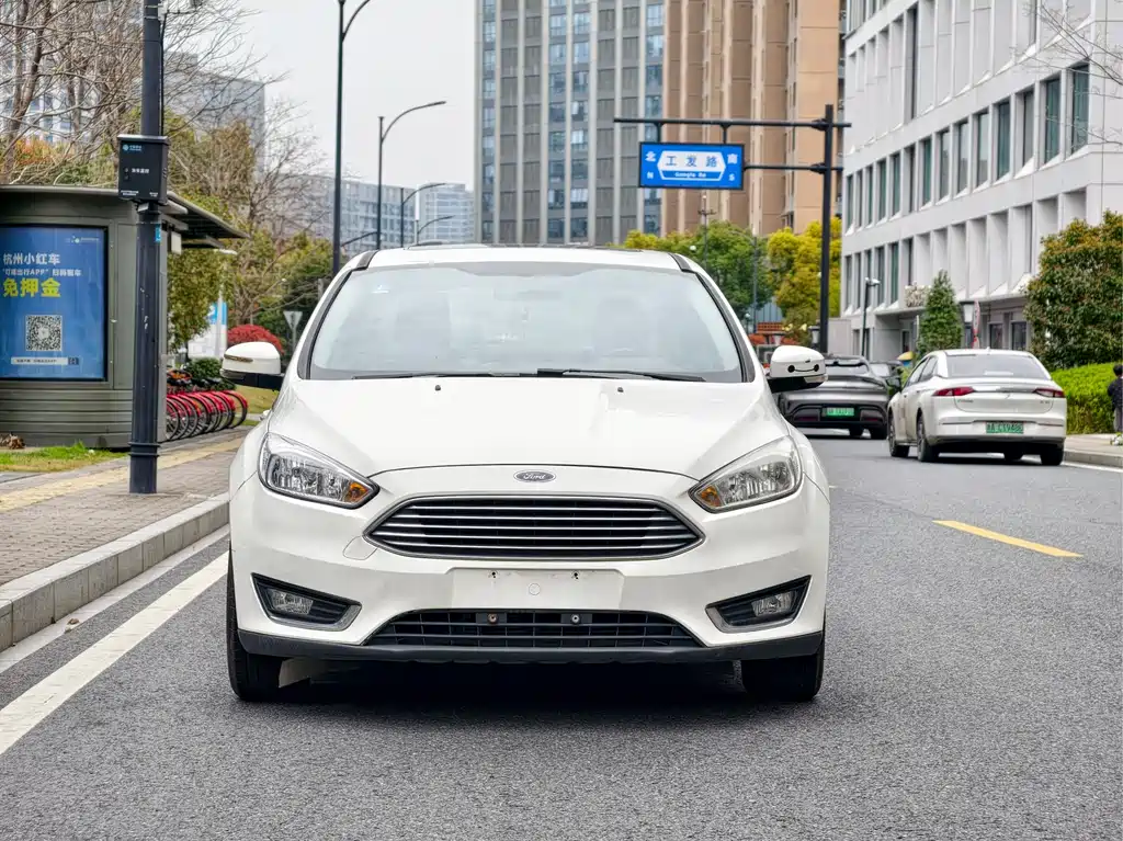 Ford Focus Sedan EcoBoost 125 Auto Super Elegant Type, фото 2