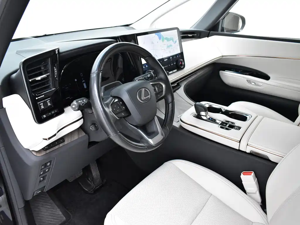 Lexus LM 2023 350h мест