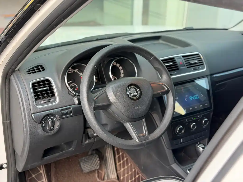 Skoda Yeti 1.4TSI DSG Forward Edition, фото 8