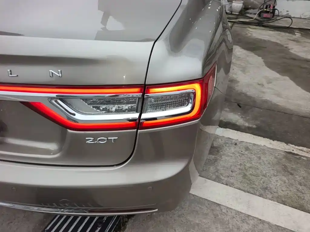 Lincoln Continental — миниатюра 8