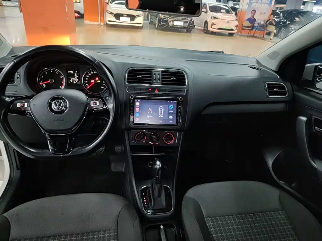 Volkswagen Polo — миниатюра 13