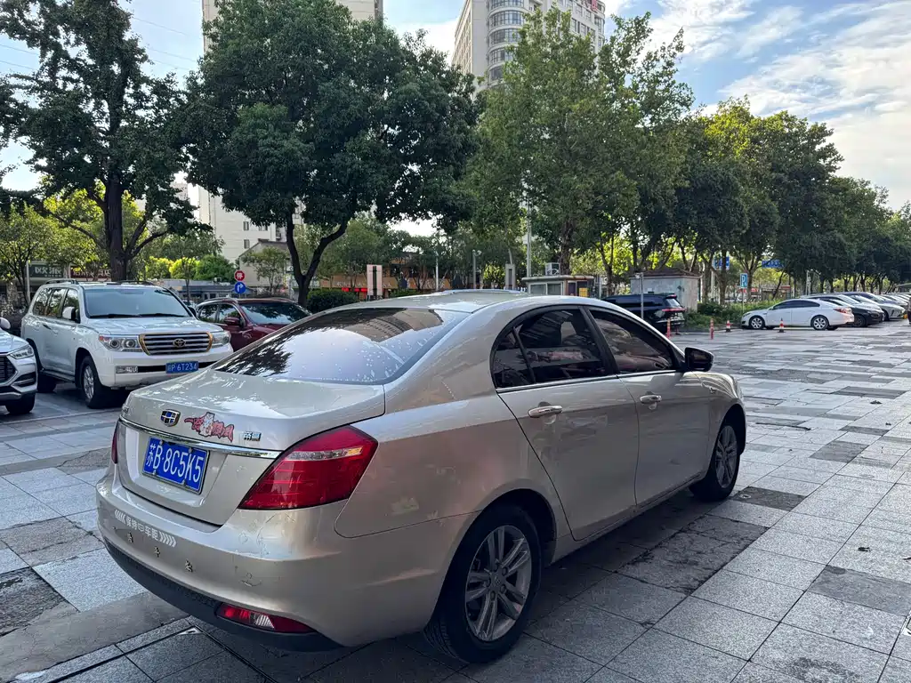Geely Emgrand — миниатюра 3