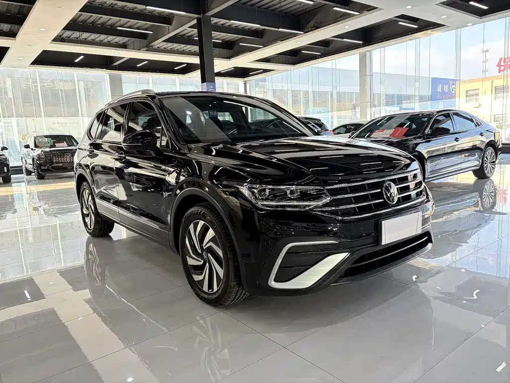 Volkswagen Tiguan L — миниатюра 3
