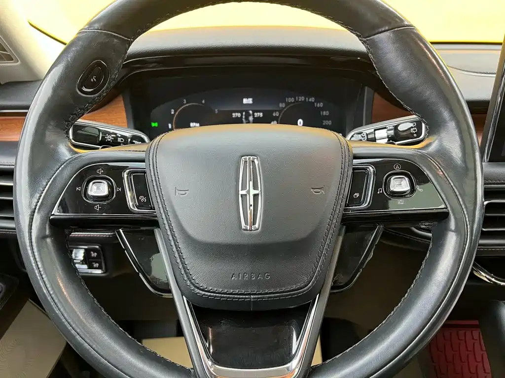 Lincoln Aviator — миниатюра 15