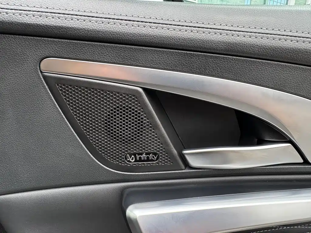 WEI PAI WEI BRAND VV7