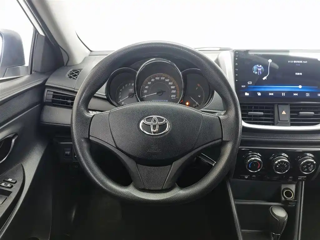 TOYOTA YARIS L ZHIXUAN