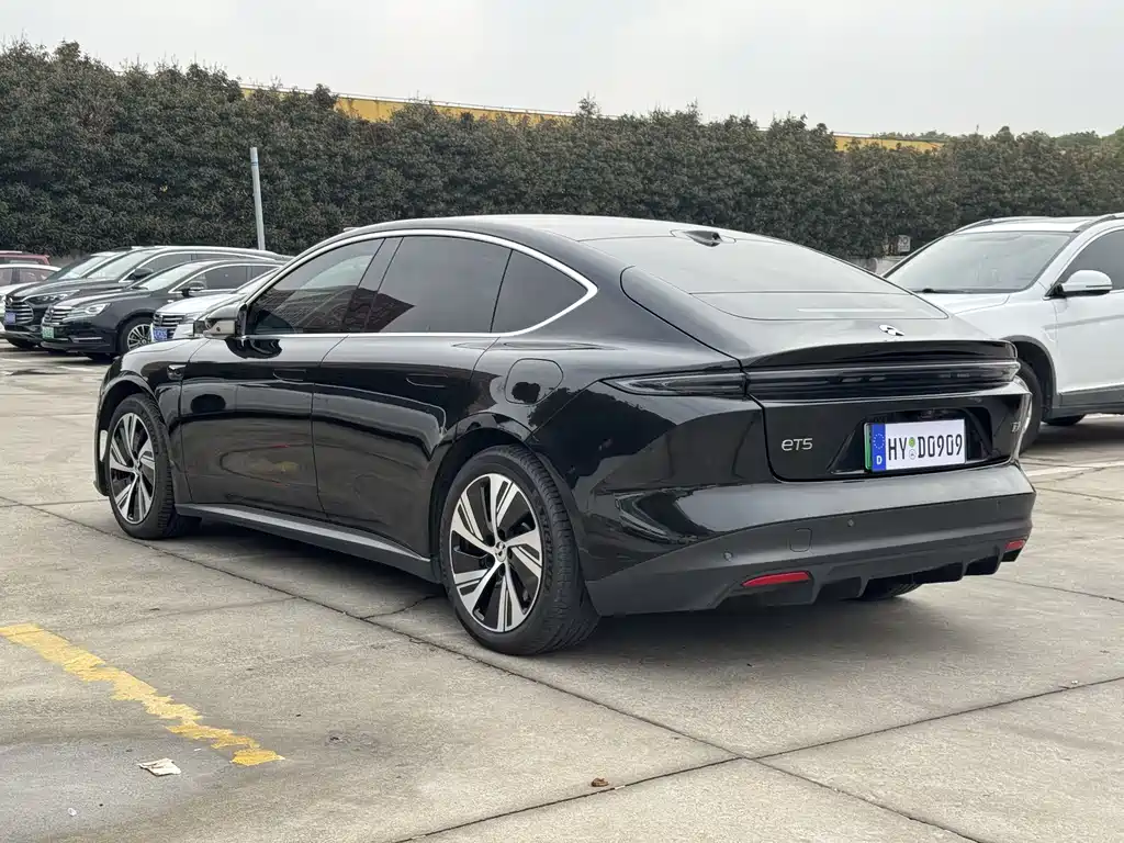 NIO NIO ET5