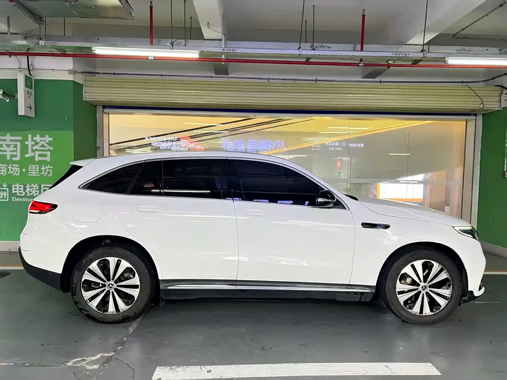 MERCEDES-BENZ EQC