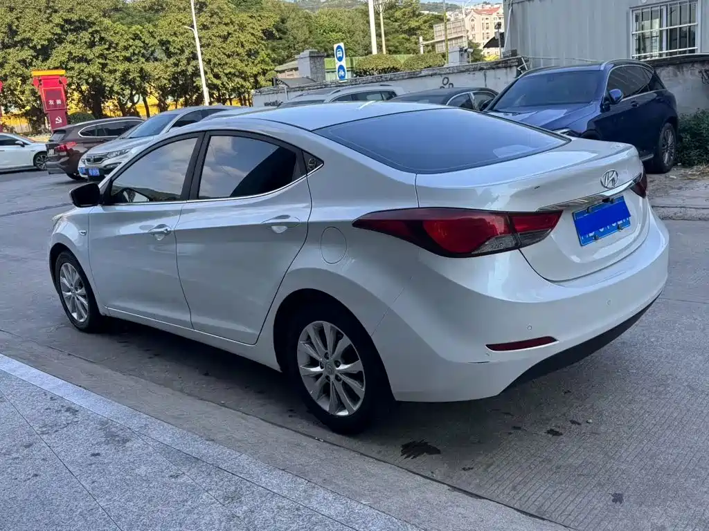 Hyundai Elantra Langdong — миниатюра 7