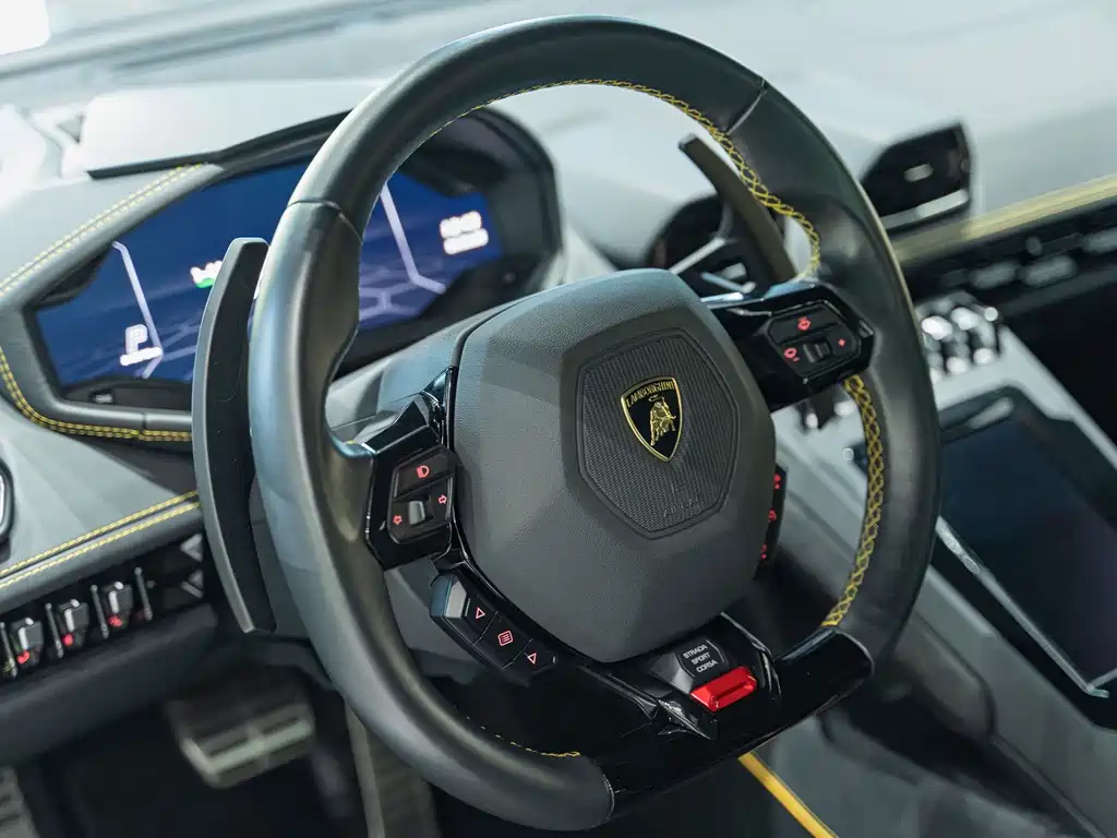 LAMBORGHINI HURACÁN