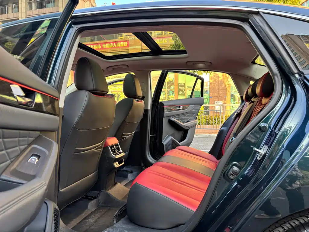 DONGFENG YI HYUN MAX