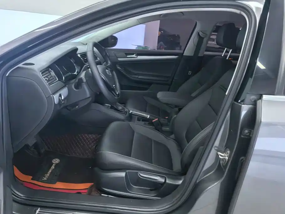 Volkswagen Sagitar — миниатюра 9