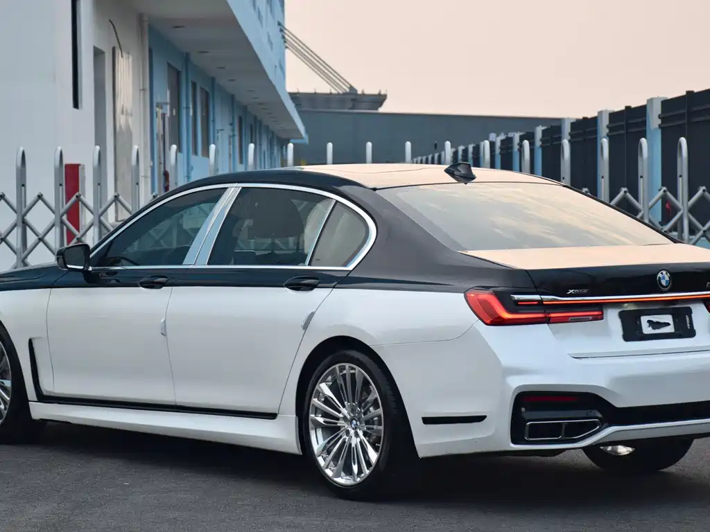 BMW 7 Series 7 2016 730Li Lead