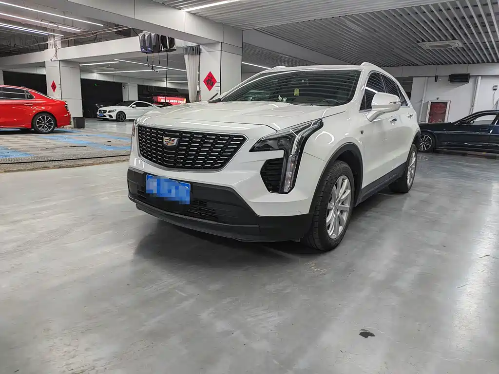 CADILLAC XT4