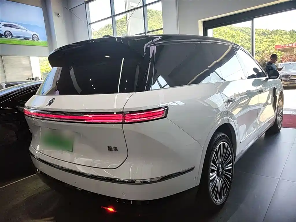 NIO ES8 2026 мест Executive Luxury