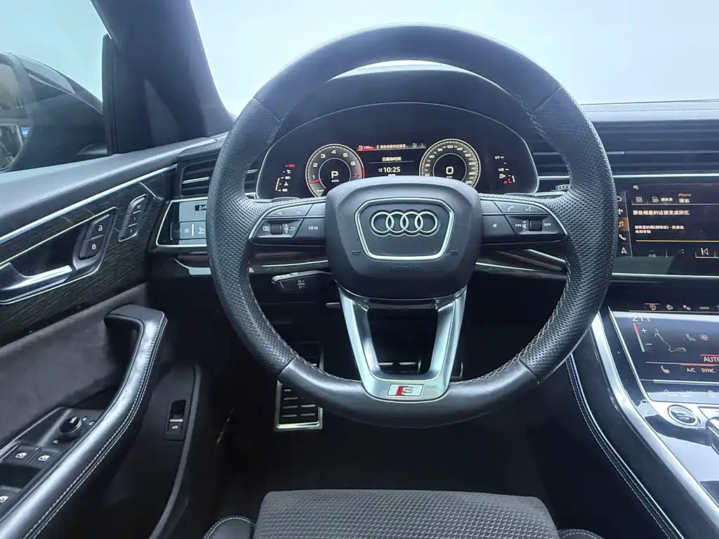 Audi Q8 2021 55 TFSI Luxury