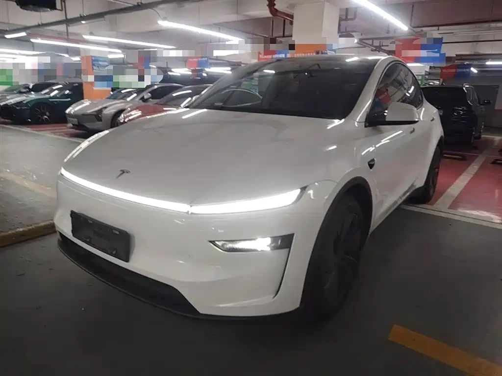 Tesla Model Y 2025