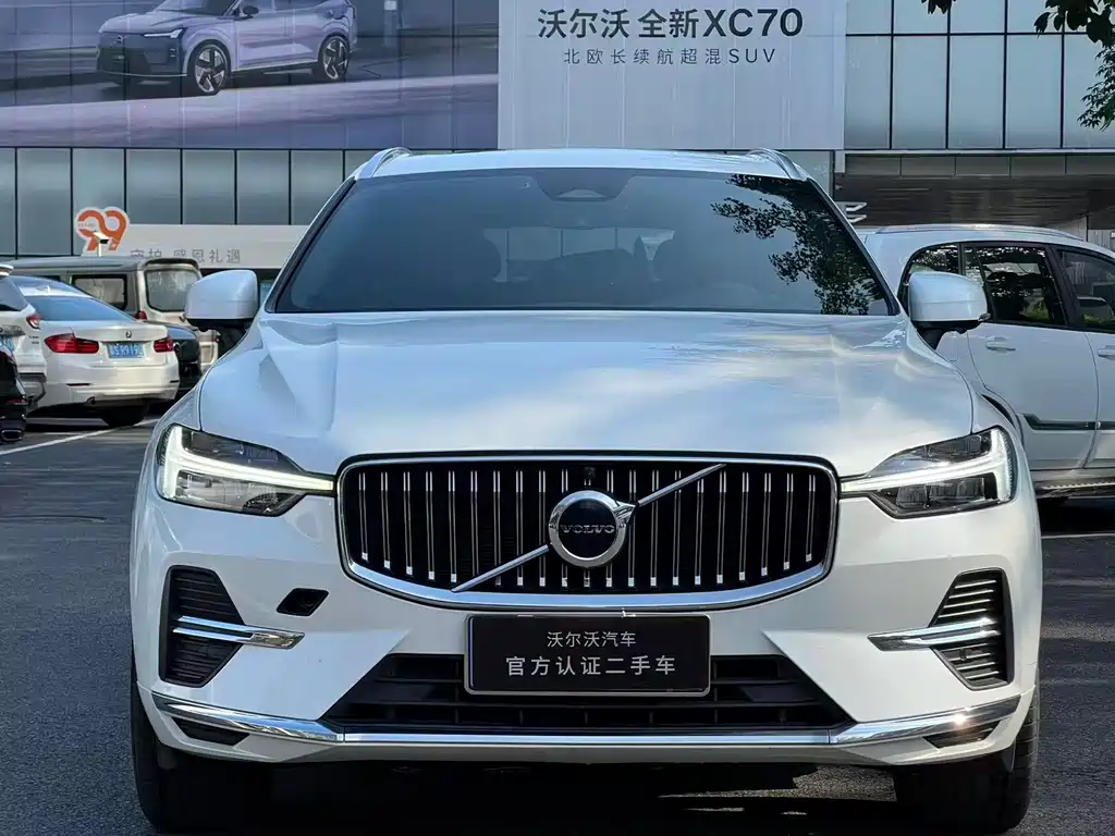 Volvo XC60 2023 B5 Luxury