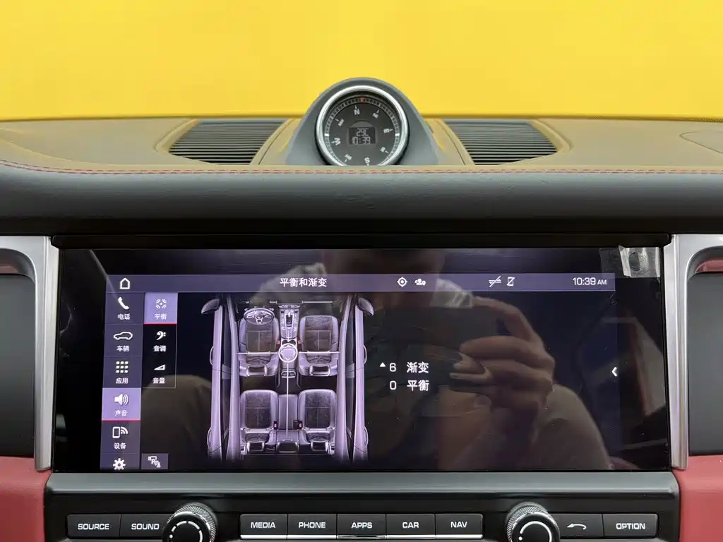 Porsche Macan — миниатюра 26